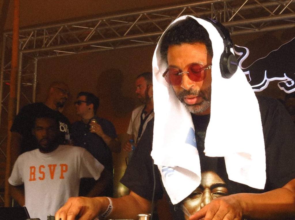 Moodymann performing live